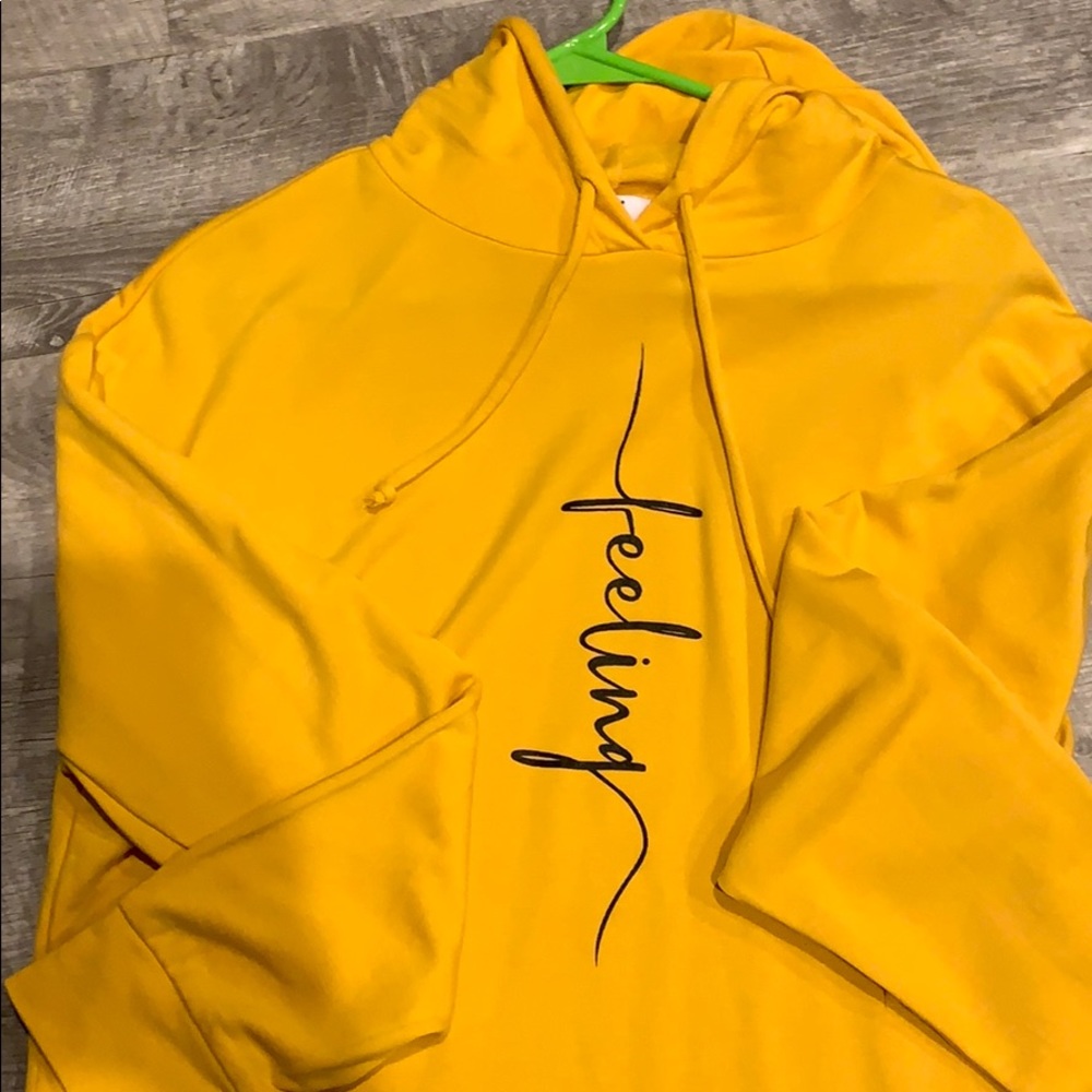 Yellow cropped sweatshirt
